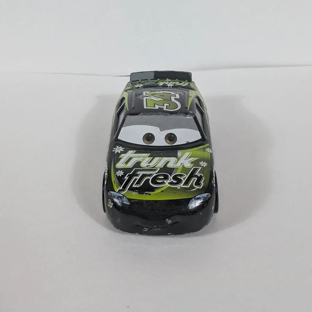Disney Pixar Cars Trunk Fresh No 34 Dirkson D Agostino Diecast Piston Cup Racer
